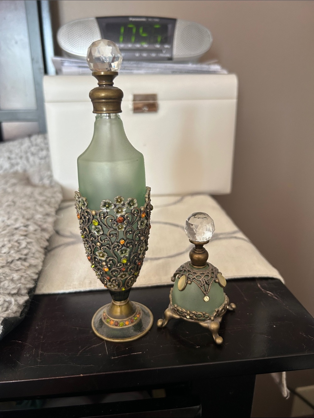 Antique-Style Green Glass Decorative Perfume Bottle Set